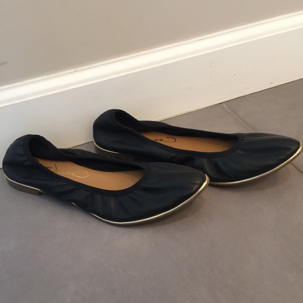 🖤💛Black & Gold Pointed Flats💛🖤